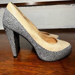 Rebecca Minkoff Tan Pebbled Leather Vamp Platform Heels Size 6 Great Condition